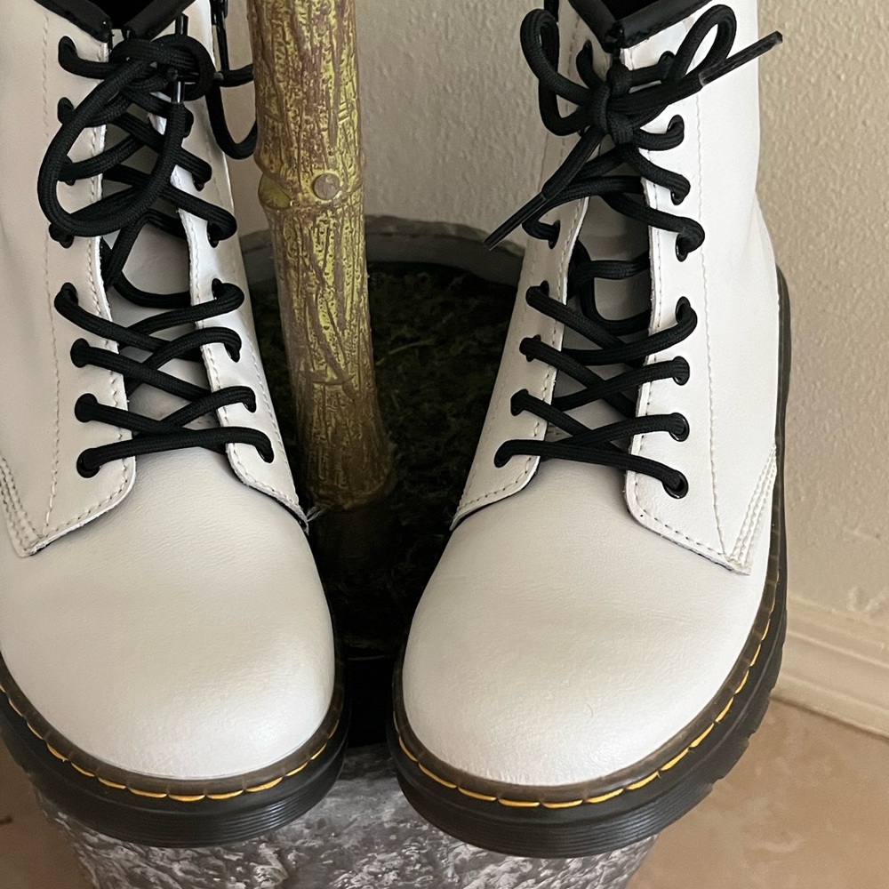 Dr. Martens Girls Boots -White size 4